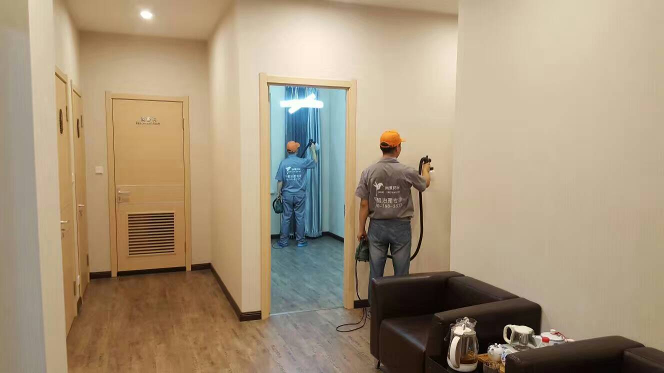 威思麗高溫瑜伽生活館墻面施工 威思麗高溫瑜伽生活館墻面施工