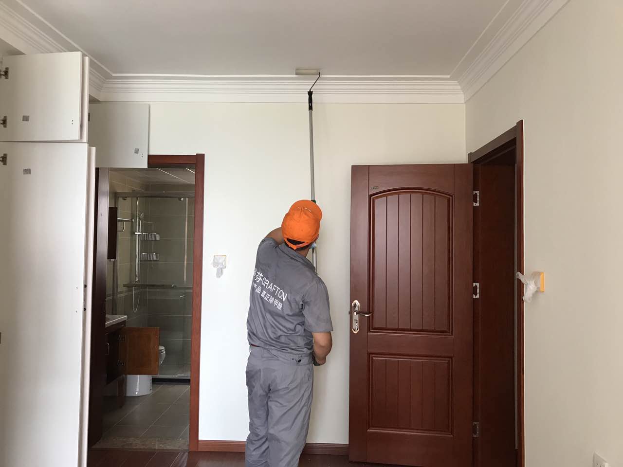 客廳頂面滾筒重點施工 客廳頂面滾筒重點施工