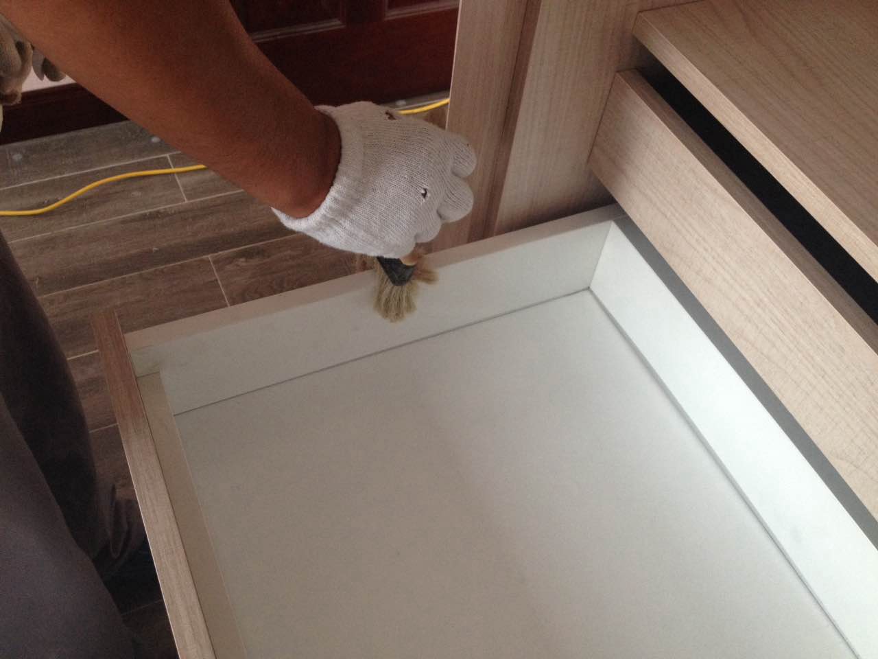 抽屜邊緣刷子重點施工 抽屜邊緣刷子重點施工