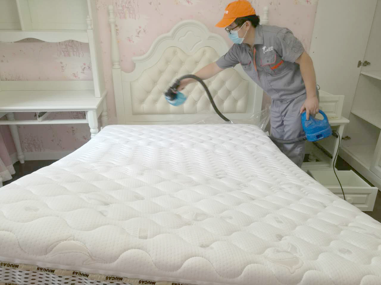 臥室床墊全方位施工 臥室床墊全方位施工