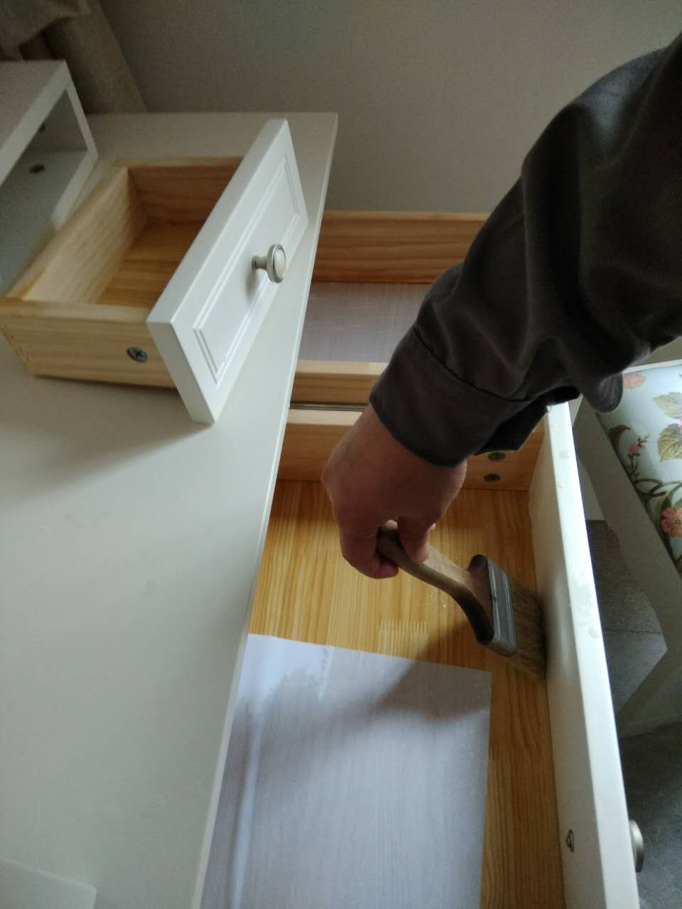 抽屜刷子精細(xì)化施工 抽屜刷子精細(xì)化施工