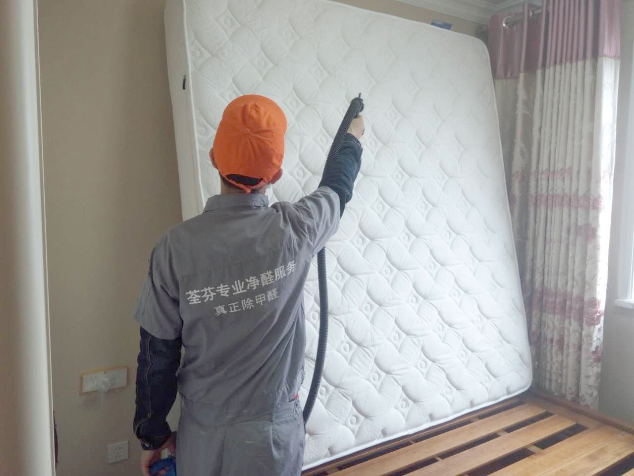 臥室床墊全方位噴涂施工 臥室床墊全方位噴涂施工