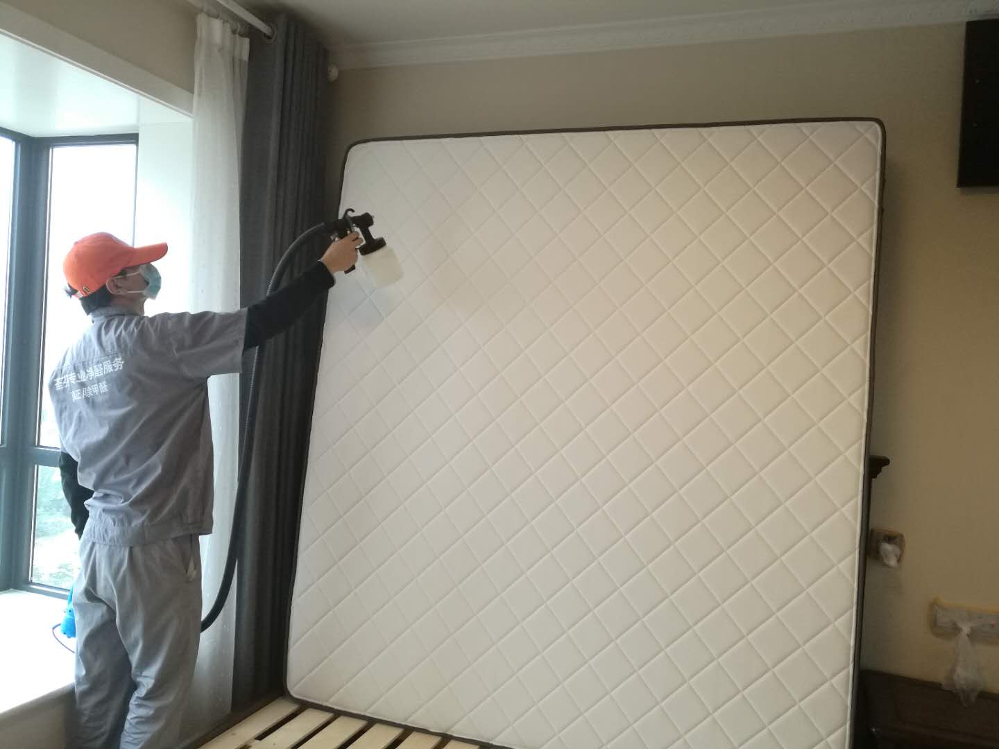 臥室床墊全方位施工 臥室床墊全方位施工