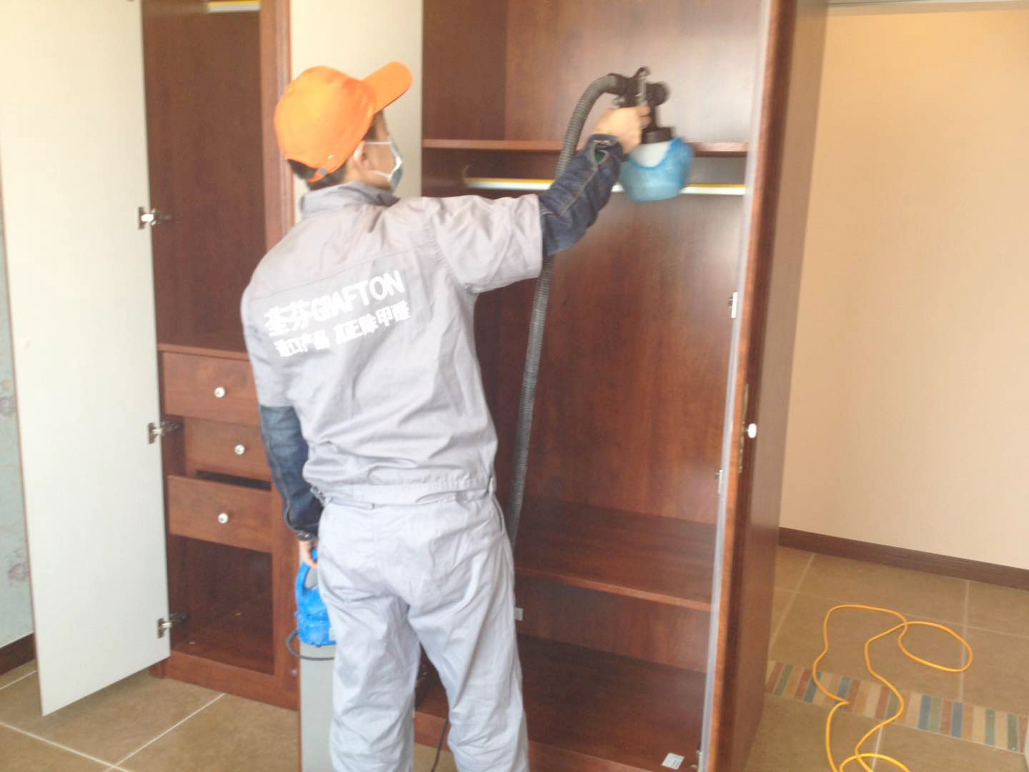 臥室衣柜全方位噴涂施工 臥室衣柜全方位噴涂施工