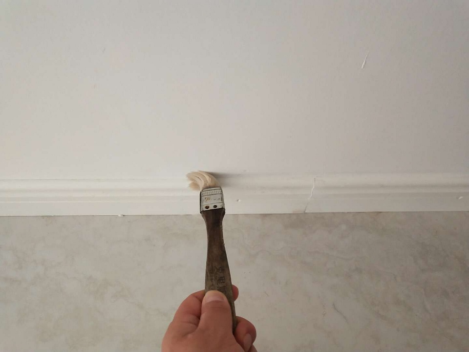 客餐廳踢腳線刷子精細(xì)化施工治理 客餐廳踢腳線刷子精細(xì)化施工治理