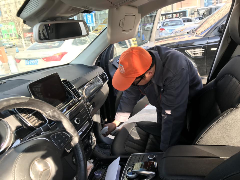 車(chē)內(nèi)腳墊重點(diǎn)噴涂治理 車(chē)內(nèi)腳墊重點(diǎn)噴涂治理