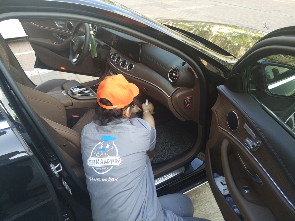 前排座椅腳墊噴涂施工治理 前排座椅腳墊噴涂施工治理