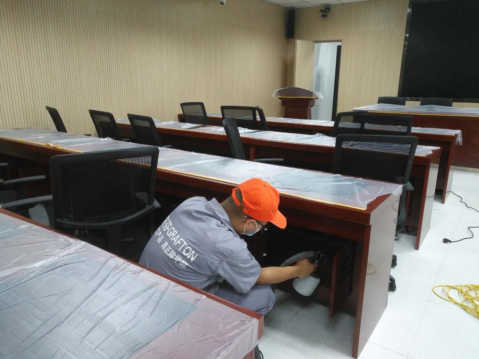 會議室辦公桌椅全方位噴涂施工 會議室辦公桌椅全方位噴涂施工