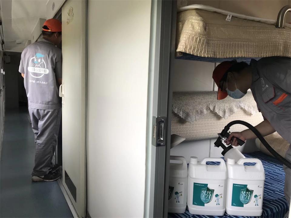 車內臥鋪全方位噴涂施工治理 車內臥鋪全方位噴涂施工治理