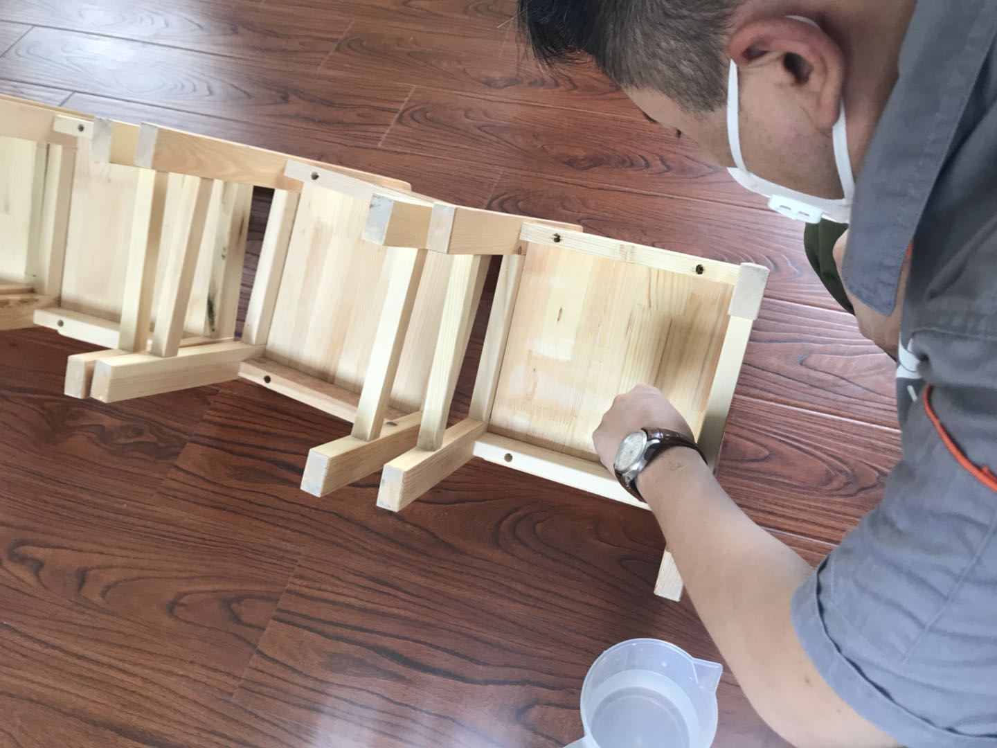 凳子木地板全方位噴涂施工 凳子木地板全方位噴涂施工