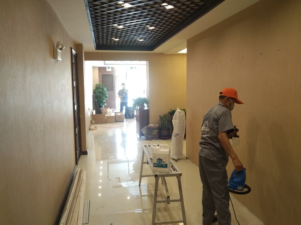大廳過道墻面全方位噴涂施工治理 大廳過道墻面全方位噴涂施工治理