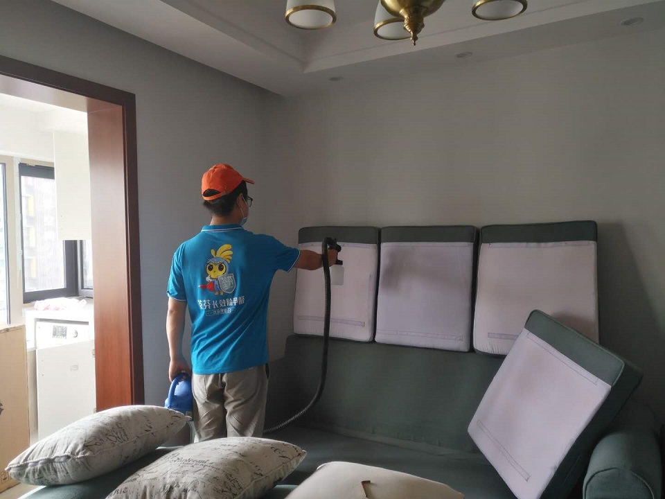 客廳沙發(fā)布藝全方位噴涂施工 客廳沙發(fā)布藝全方位噴涂施工