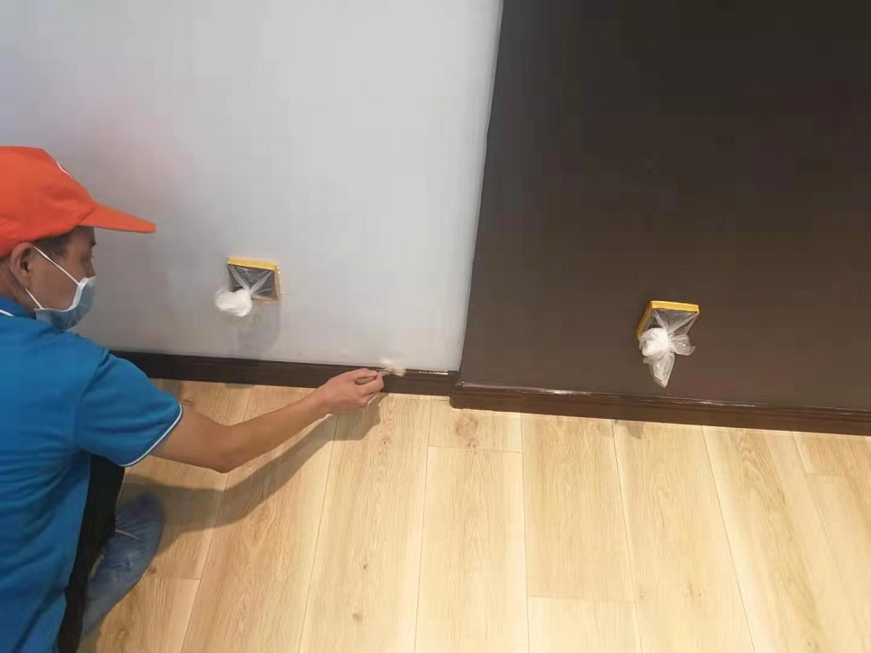 墻面踢腳線刷子精細(xì)化施工治理甲醛 墻面踢腳線刷子精細(xì)化施工治理甲醛