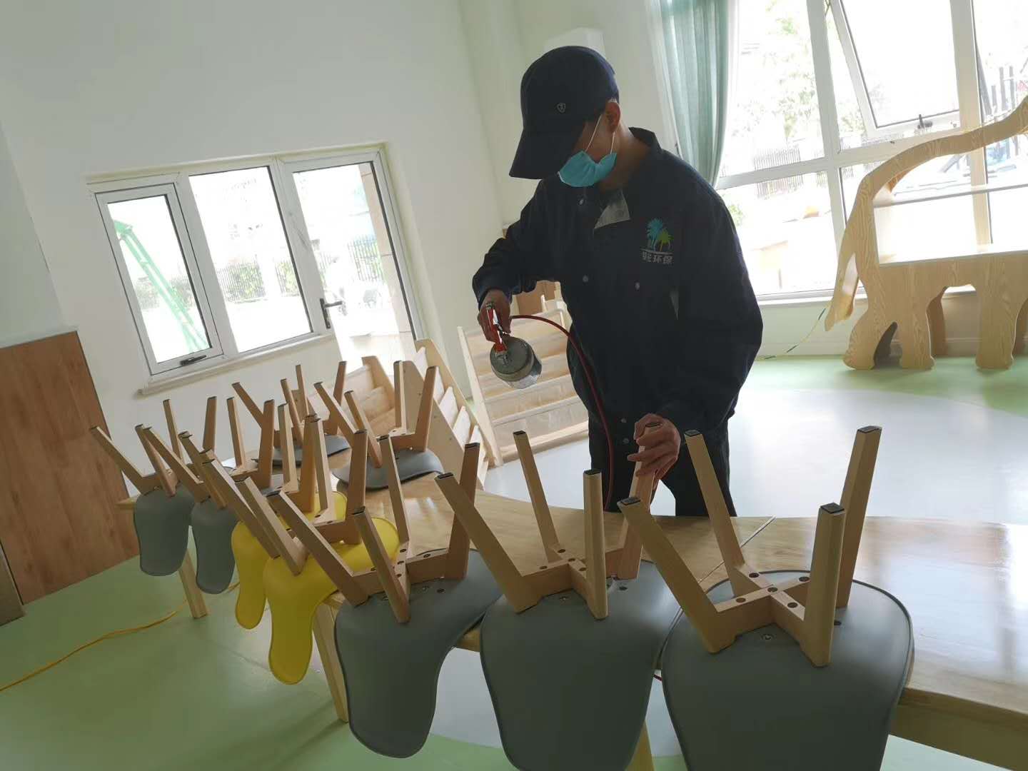 小朋友凳子全方位噴涂施工治理甲醛 小朋友凳子全方位噴涂施工治理甲醛