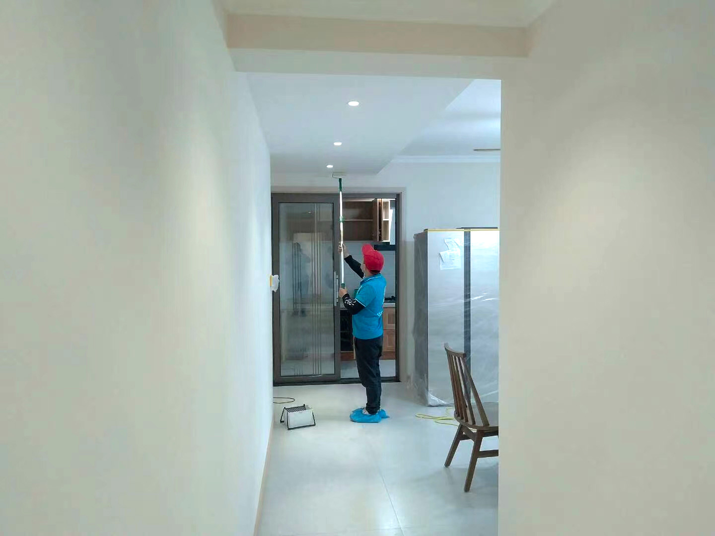 客餐廳頂面滾筒全方位施工治理 客餐廳頂面滾筒全方位施工治理