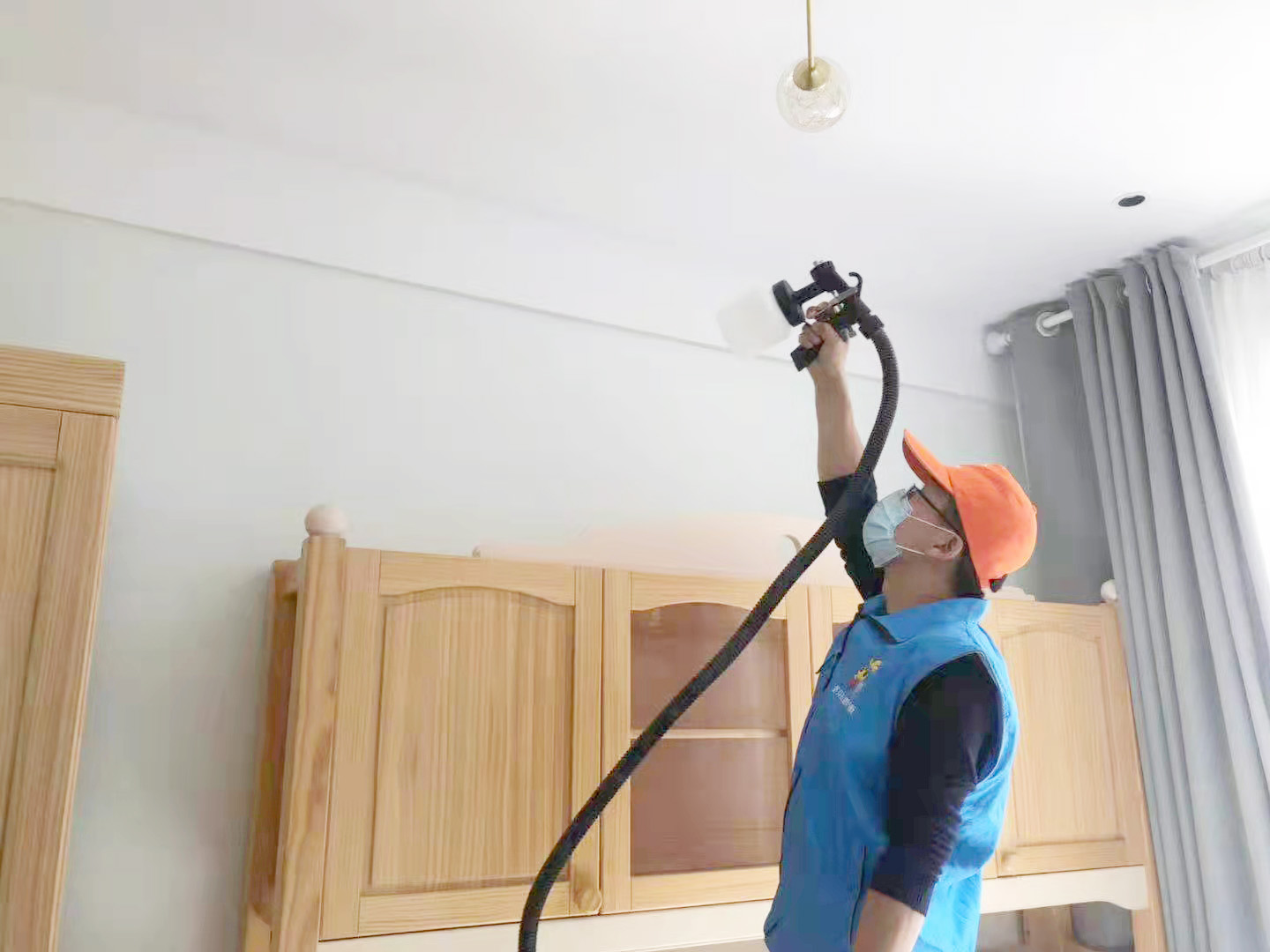 臥室頂面噴槍施工 臥室頂面噴槍施工