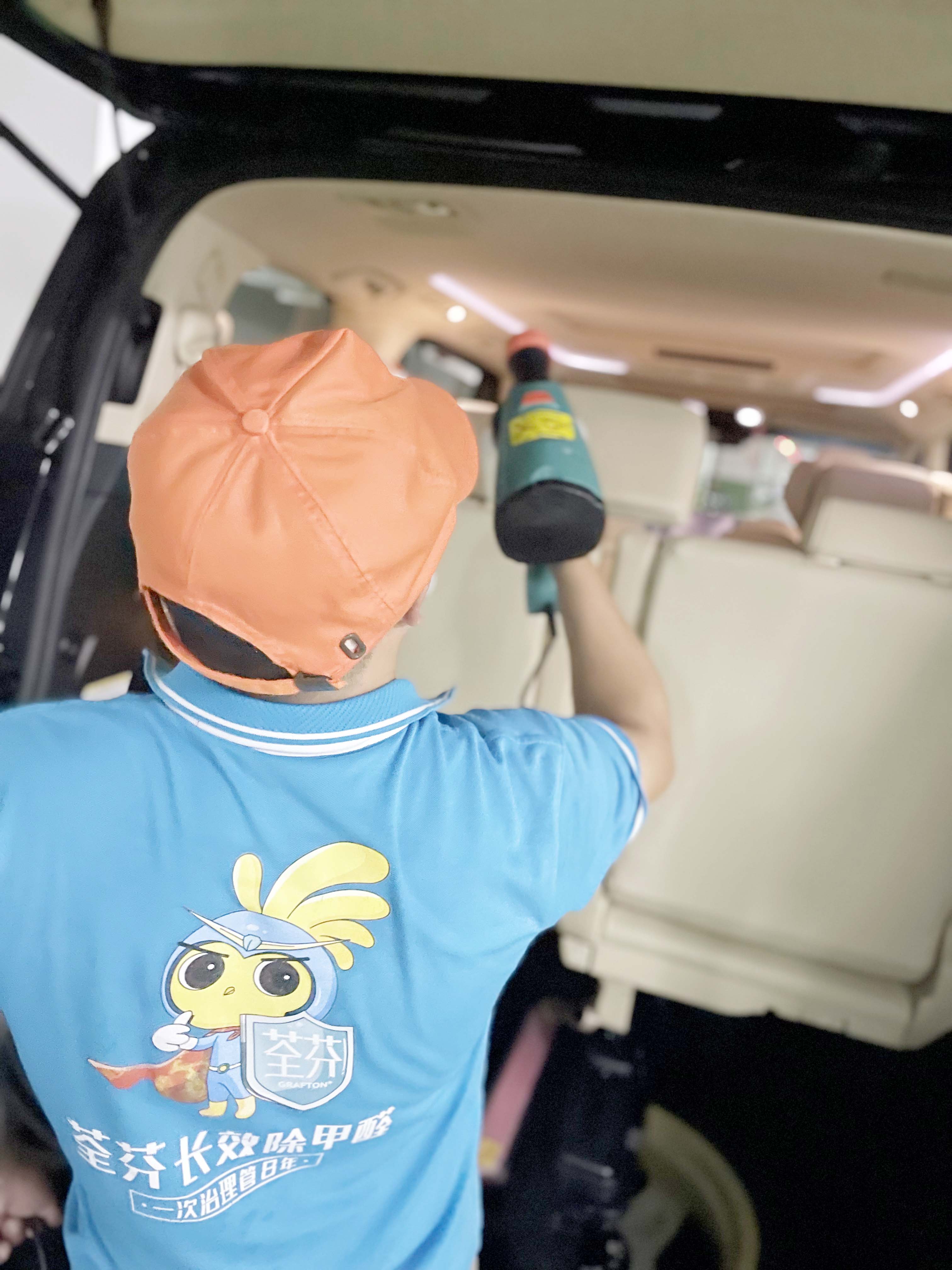 車內頂面絨布噴涂施工治理 車內頂面絨布噴涂施工治理