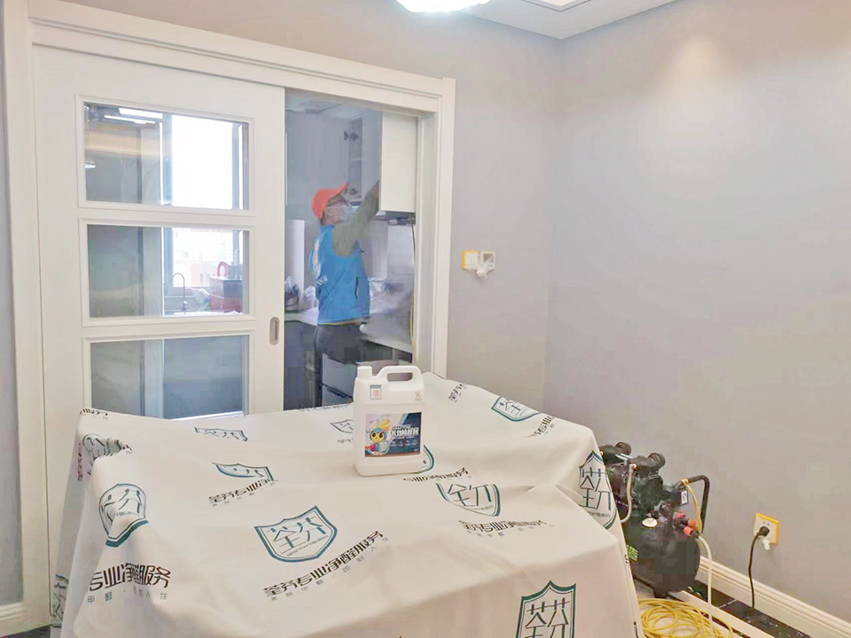 廚房吊柜噴槍施工治理 廚房吊柜噴槍施工治理