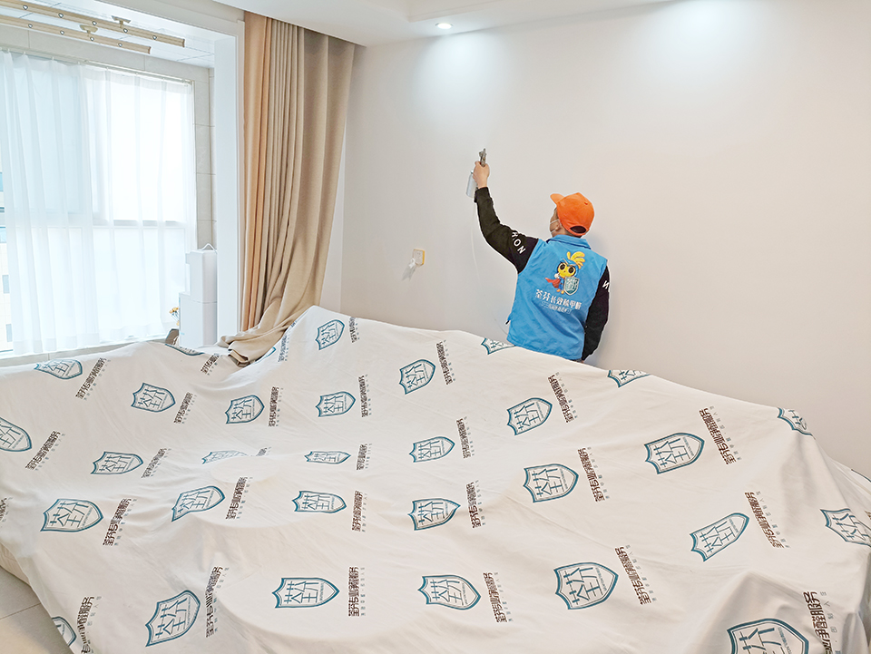 客廳乳膠漆墻面噴槍施工治理 客廳乳膠漆墻面噴槍施工治理