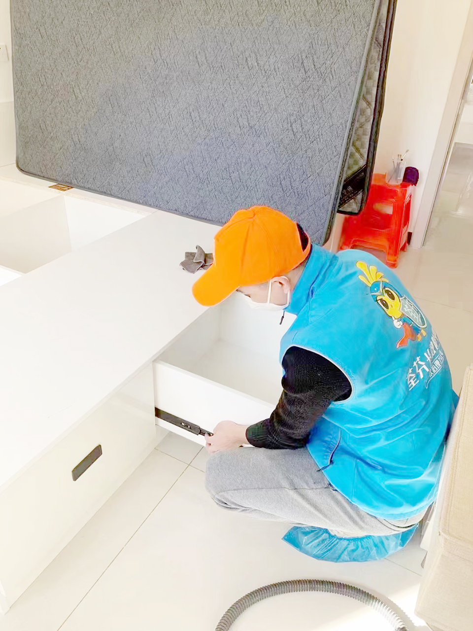 臥室榻榻米全方位噴涂治理 臥室榻榻米全方位噴涂治理