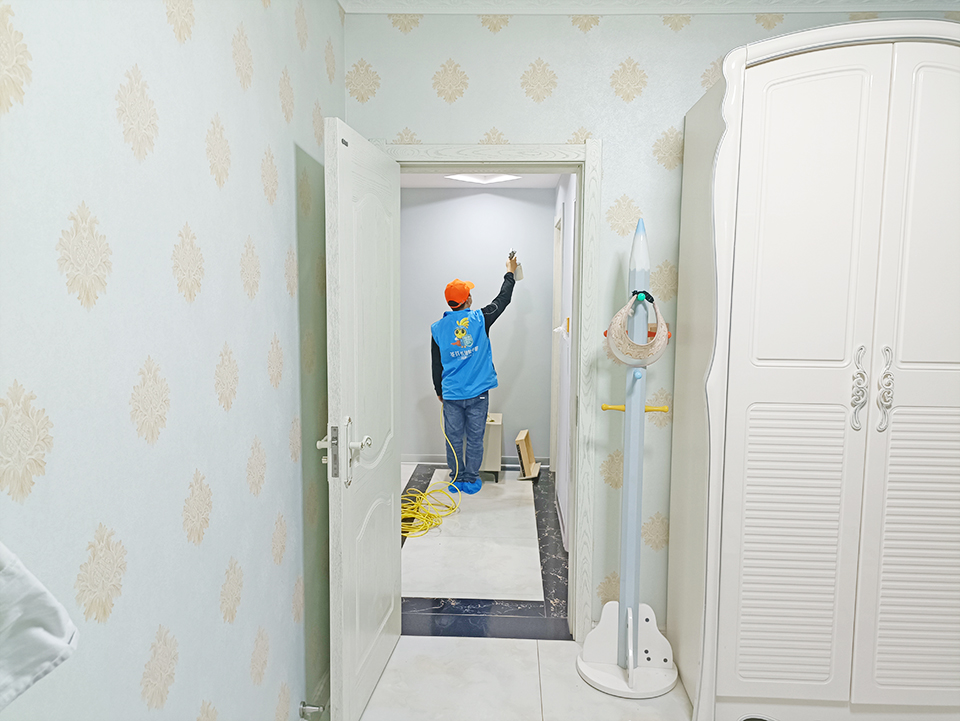 客廳過道墻面噴槍施工治理甲醛 客廳過道墻面噴槍施工治理甲醛
